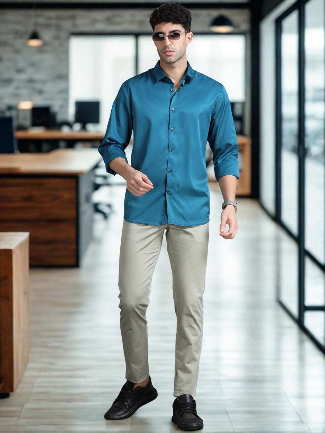 Men Blue Slim Fit Solid Full Sleeve Casual Shirt