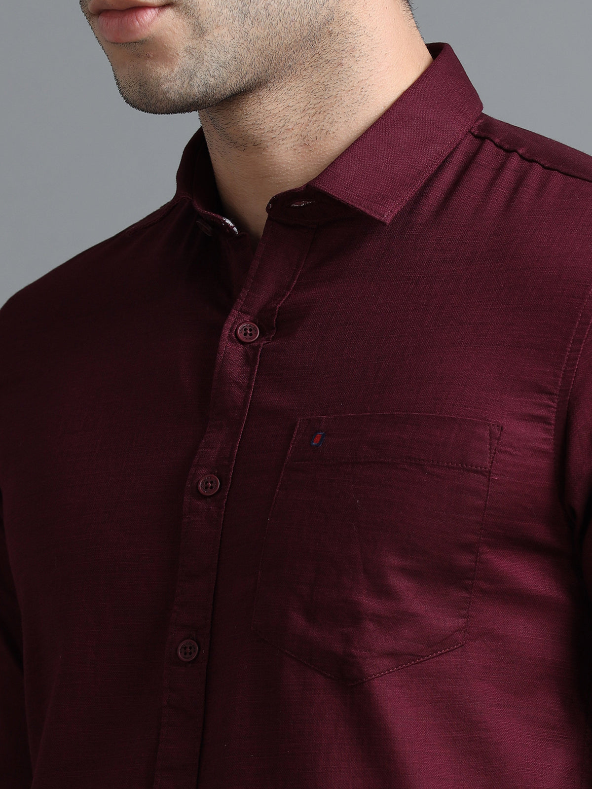 Men Maroon Slim Fit Solid Full Sleeve Casual Shirt