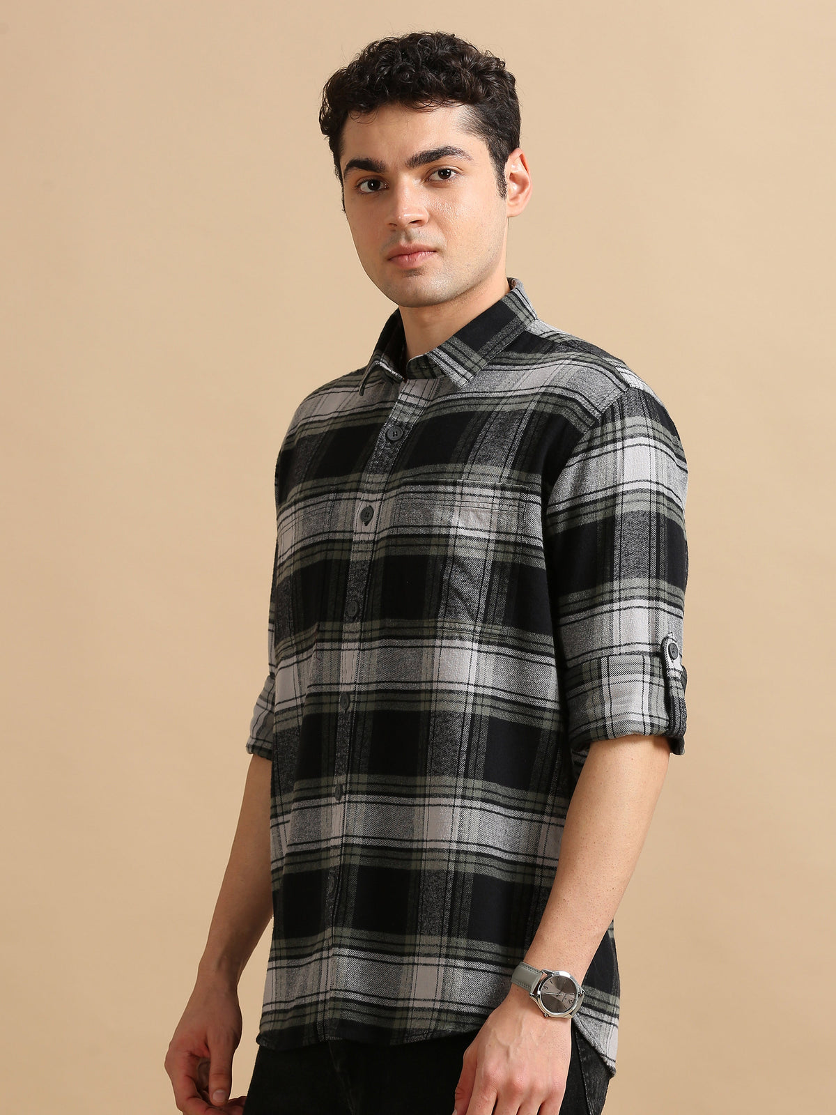 Men Grey & Black Slim Fit Checks Full Sleeve Casual Shirt