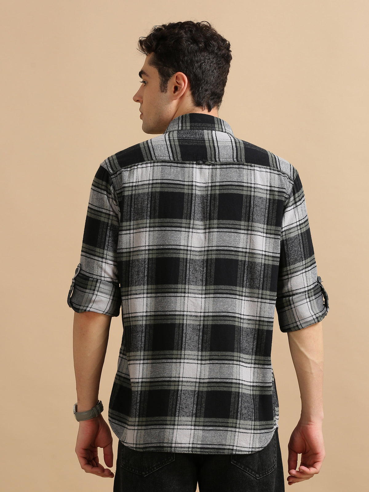 Men Grey & Black Slim Fit Checks Full Sleeve Casual Shirt