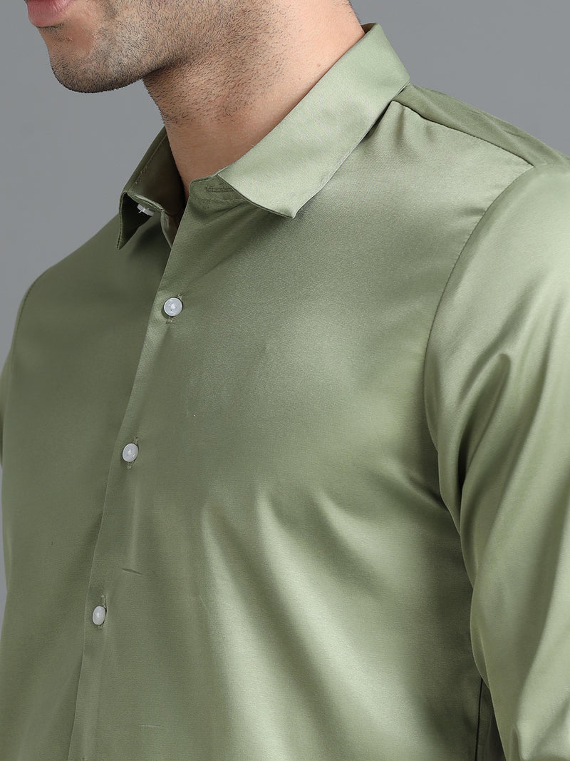 Men Green Slim Fit Solid Full Sleeve Casual Shirt