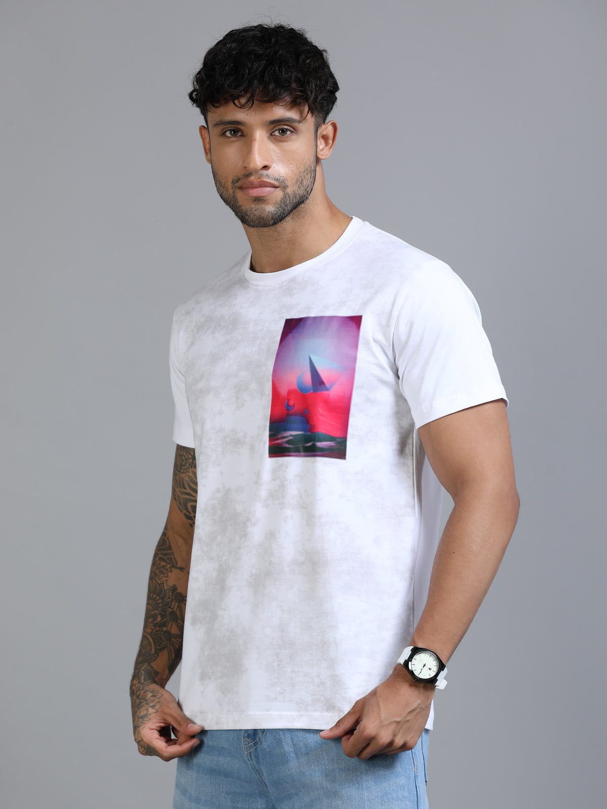 Men White Slim Fit Chest Printed Crew Neck T-Shirt