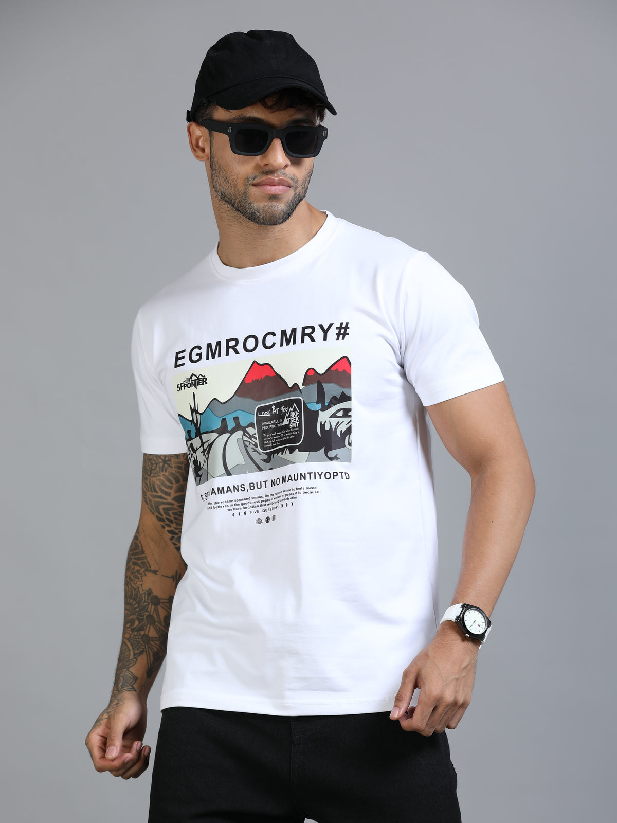 Men White Slim Fit Chest Prints Crew Neck T-Shirt