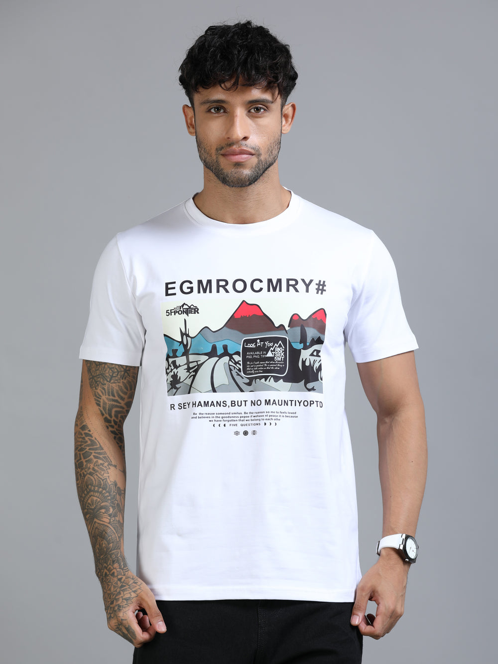Men White Slim Fit Chest Prints Crew Neck T-Shirt