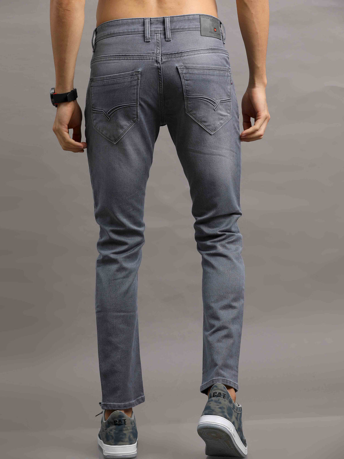 Shop Men's Grey Ankle fit Cotton Blend Denim Jeans Online.