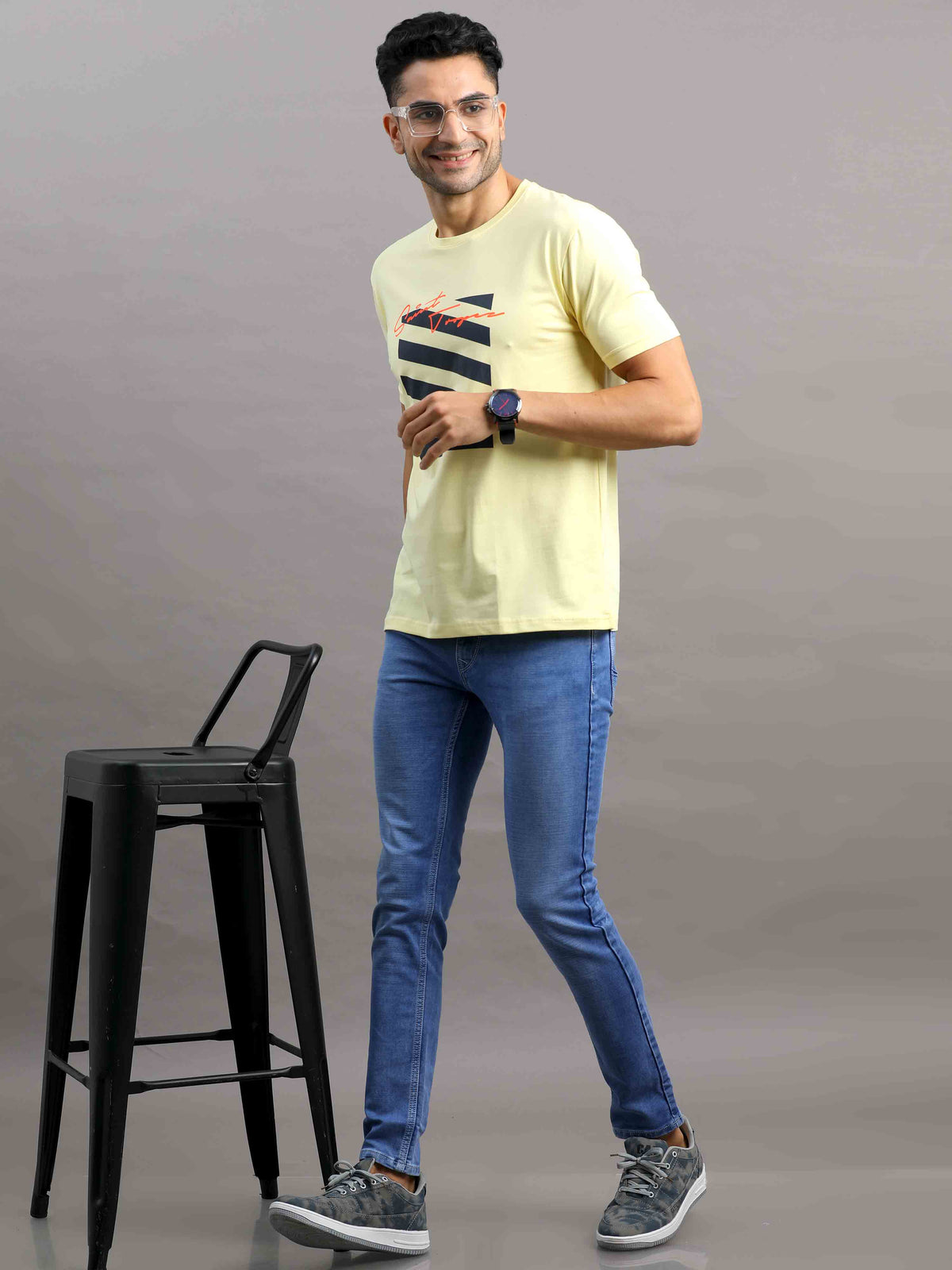 Shop Men's Blue Ankle fit Cotton Blend Denim Jeans Online.