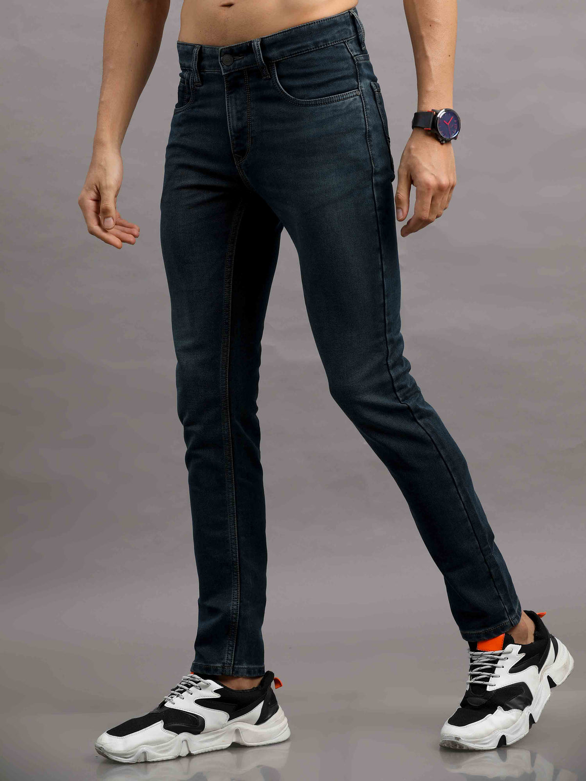 Shop Men's Black Ankle fit Cotton Blend Denim Jeans Online.