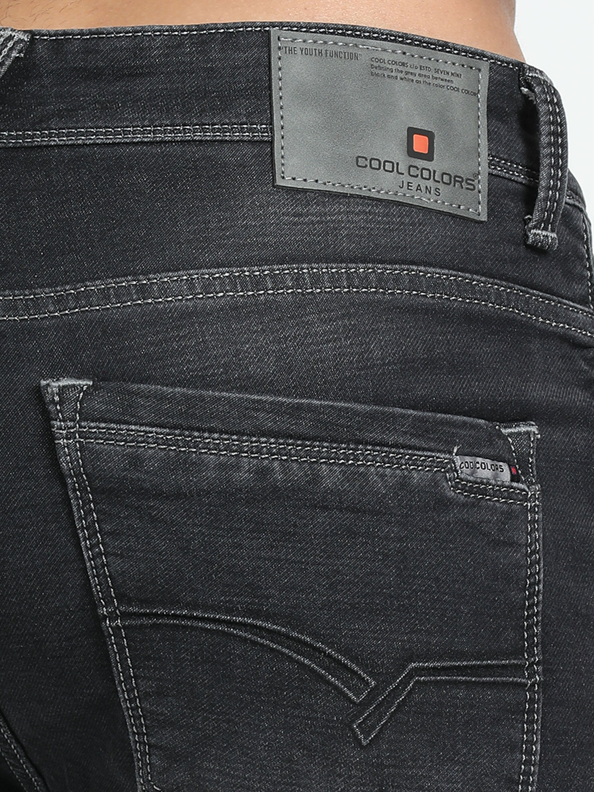 Shop Men's Dark Grey Relaxed Denim Ankle fit Cotton Blend Jeans Online.