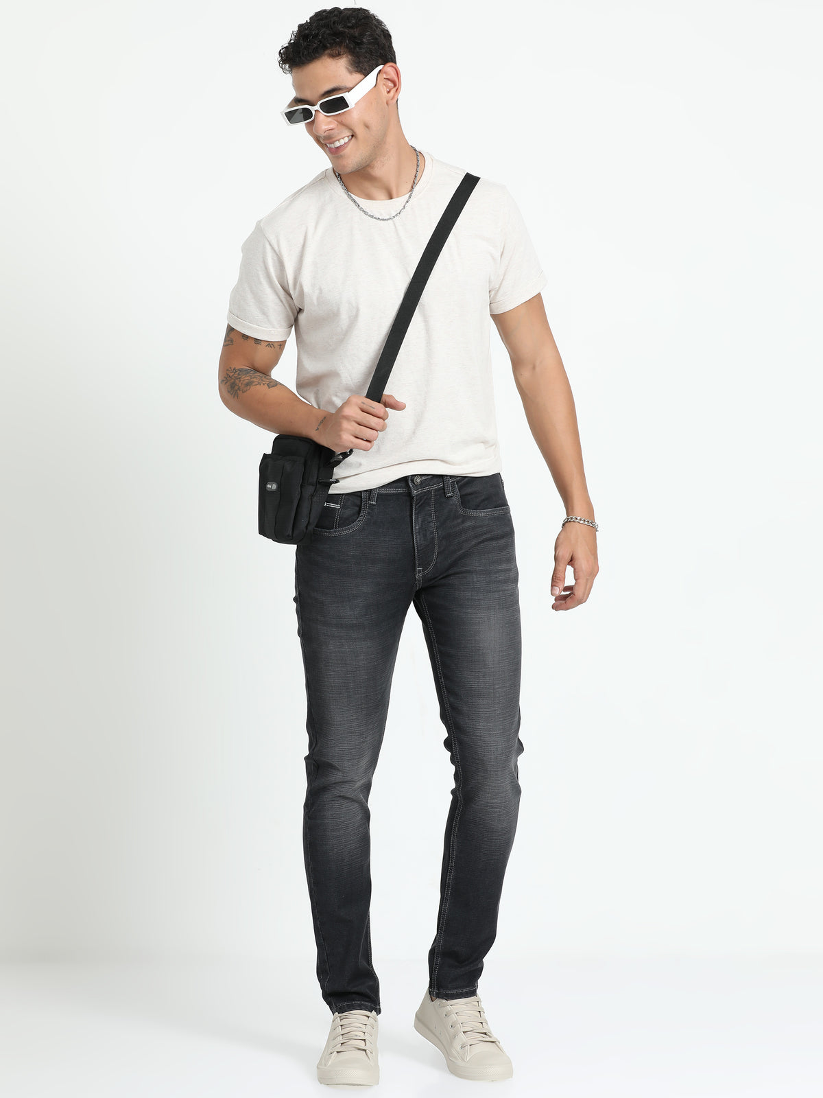 Shop Men's Dark Grey Relaxed Denim Ankle fit Cotton Blend Jeans Online.