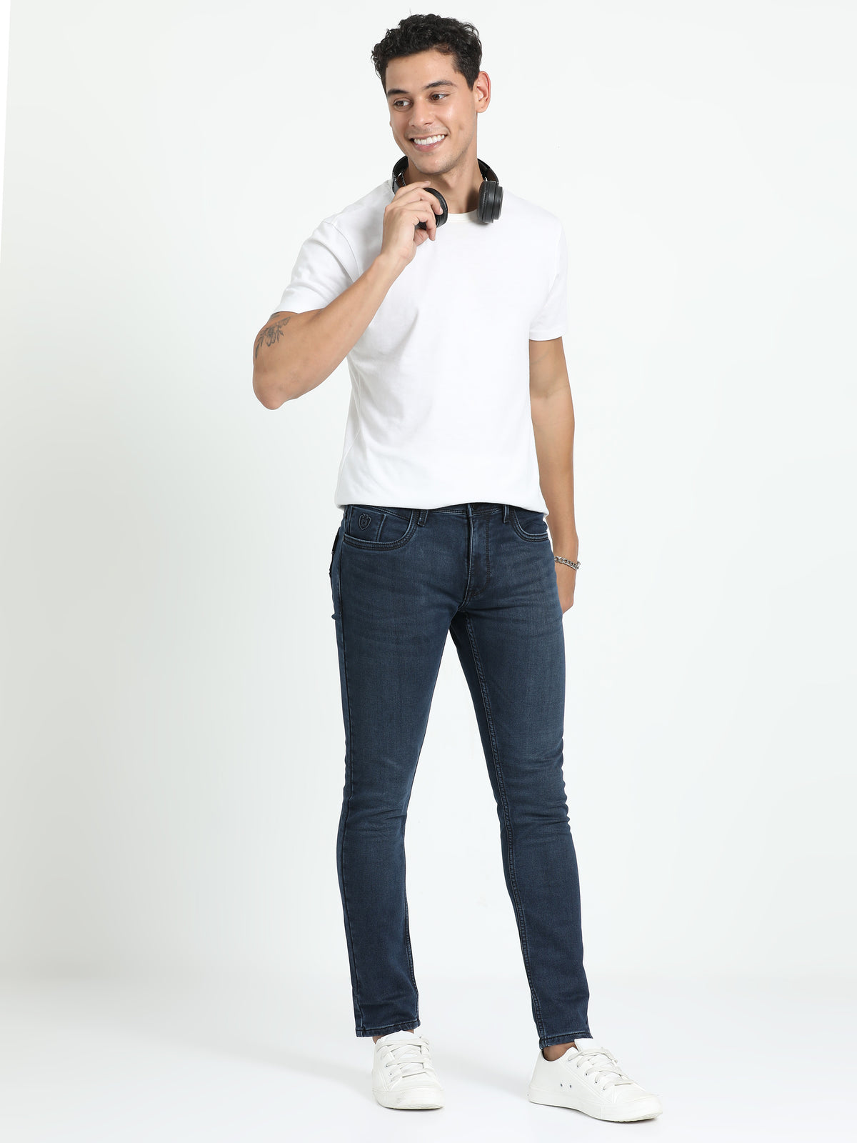 Shop Men's Dark Blue Relaxed Denim Ankle fit Cotton Blend Jeans Online.