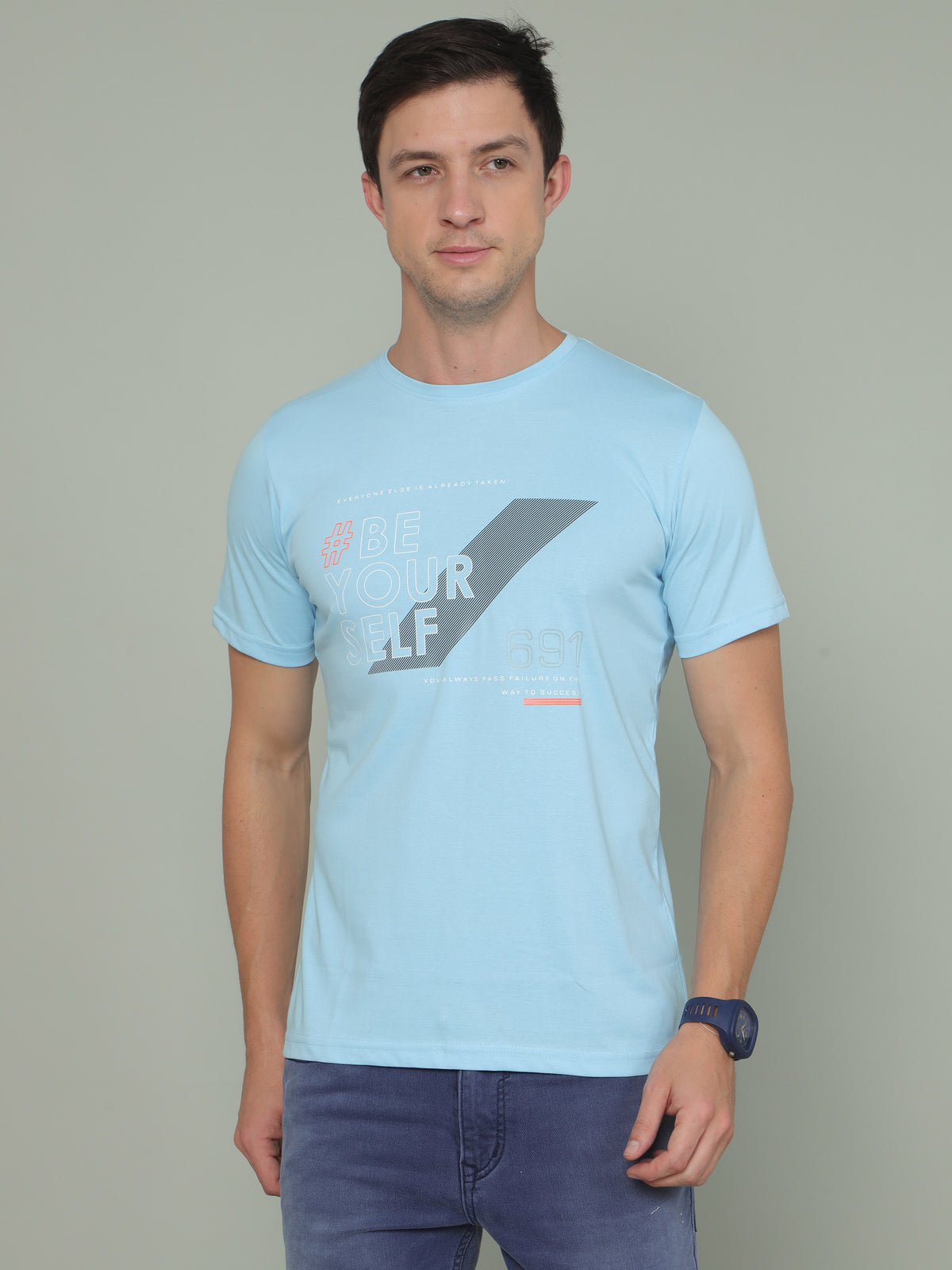 Men's Sky Blue Regular Fit Printed Crew Neck Half Sleeves T-Shirt