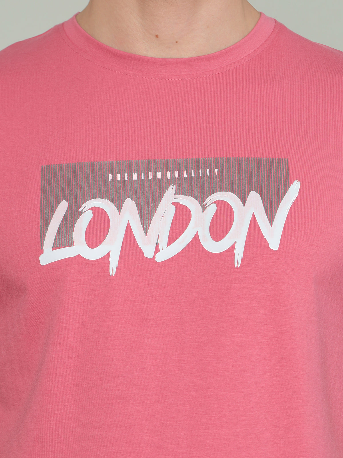 Shop Men's Pink Printed Regular Fit Half Sleeves Crew Neck T-Shirt Online.