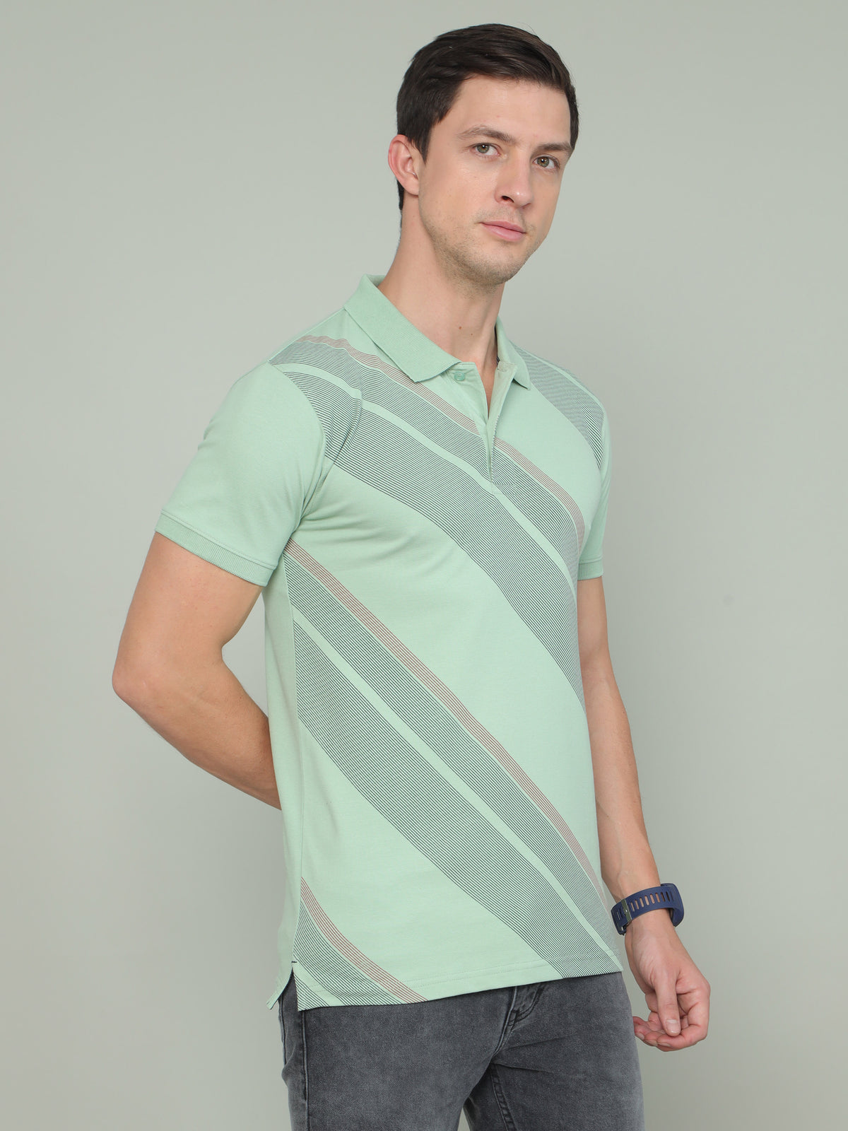 Shop Men's Green Printed Regular Fit Half Sleeves Polo Neck T-Shirt Online.