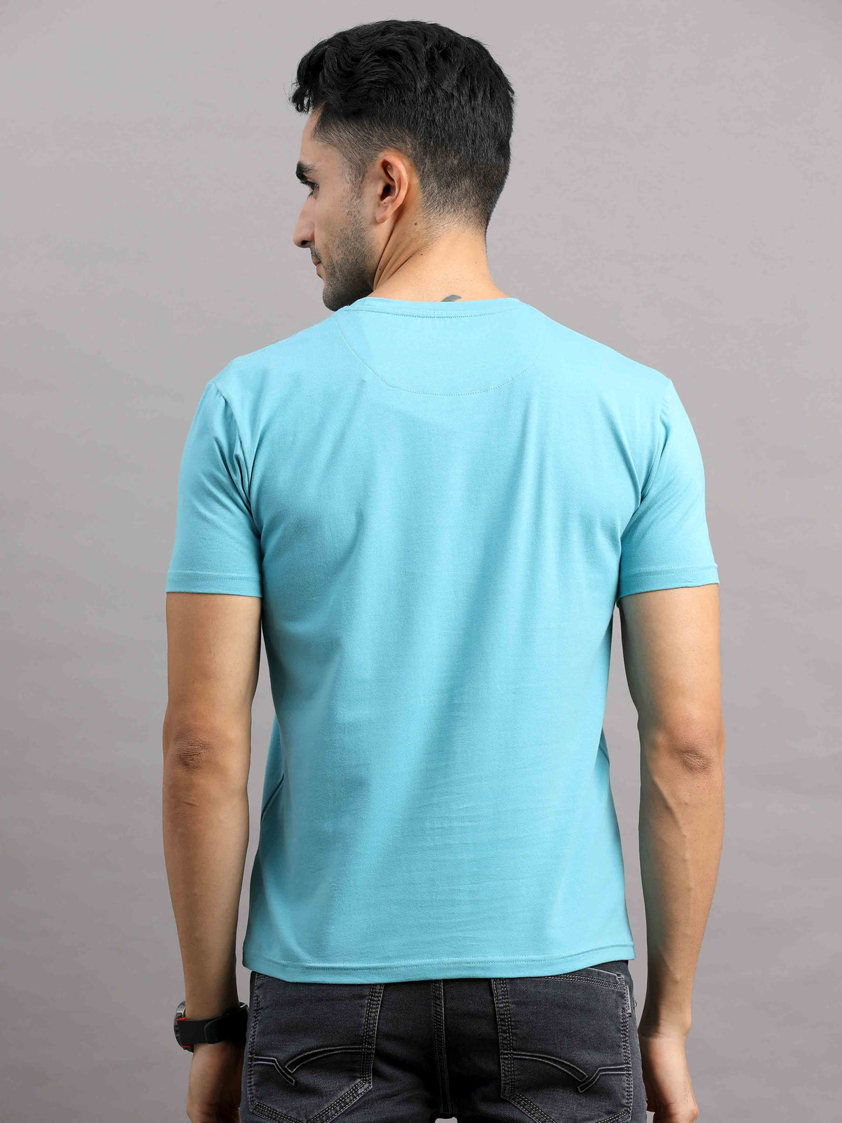 Shop Men's Blue Regular Fit Half Sleeve Printed Crew Neck T-Shirt Online.