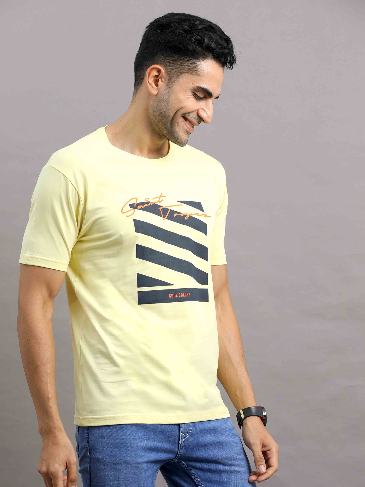 Shop Men's Yellow Regular Fit Half Sleeve Printed Crew Neck T-Shirt Online.