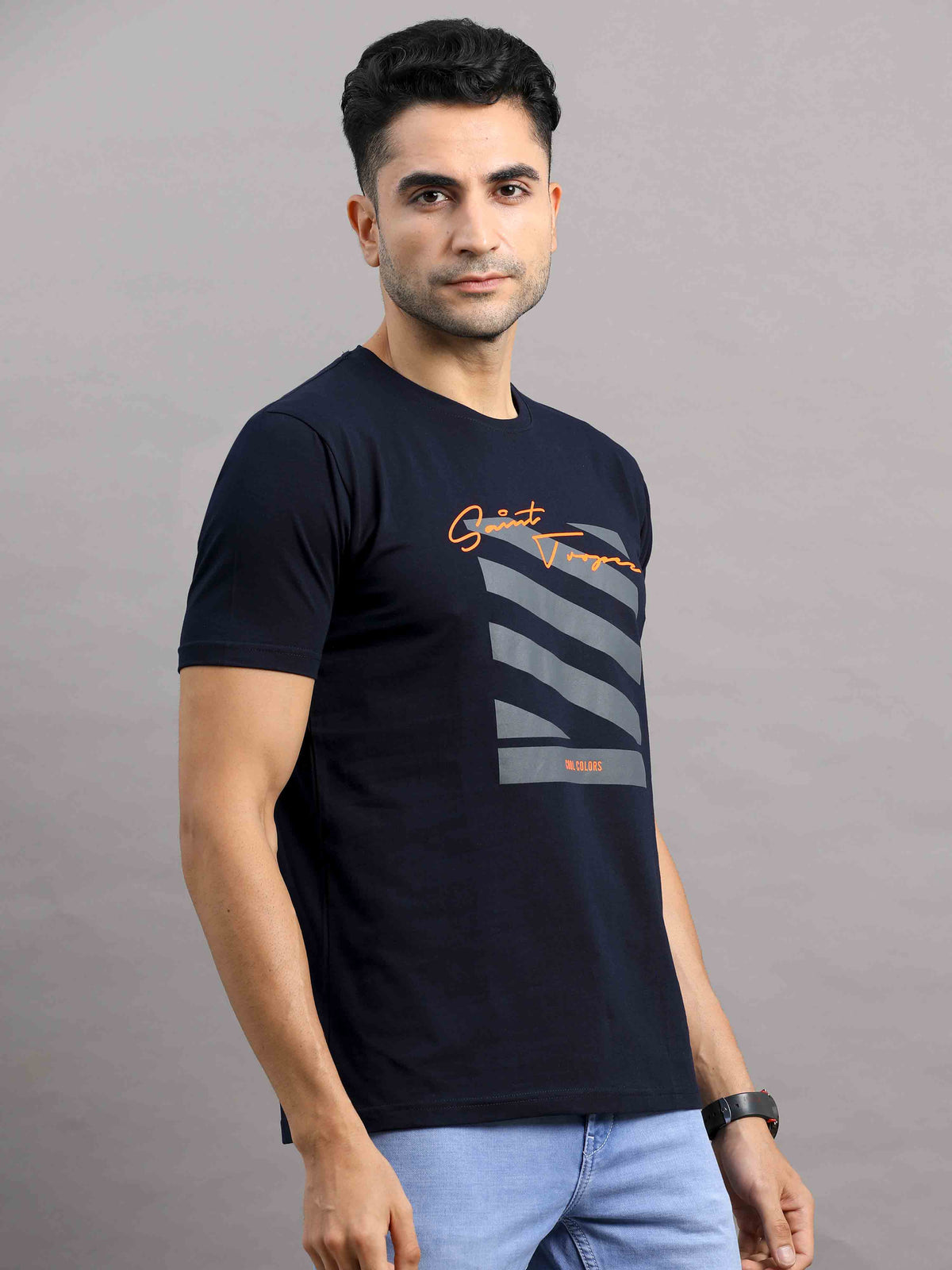 Shop Men's Black Regular Fit Half Sleeve Printed Crew Neck T-Shirt Online.