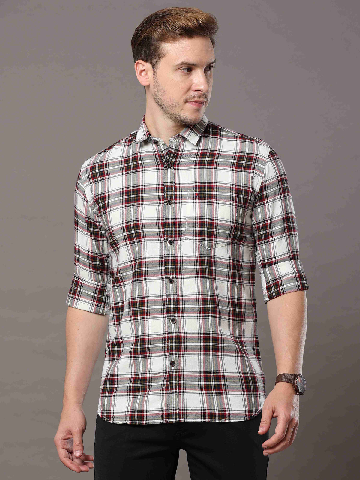 Shop Men's White Slim Fit Cotton Casual Checks Shirt Online.