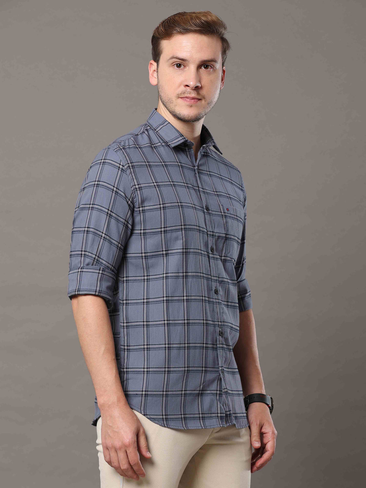 Shop Men's Grey Slim Fit Cotton Casual Checks Shirt Online.