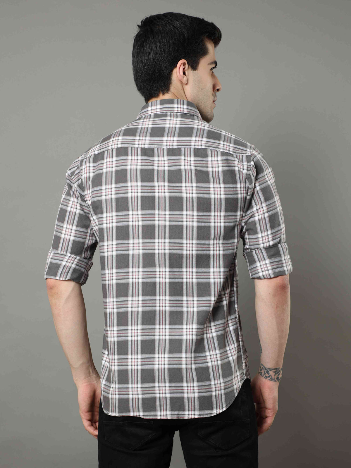 Shop Men's Grey Slim Fit Full Sleeves Cotton Casual Checks Shirt Online.