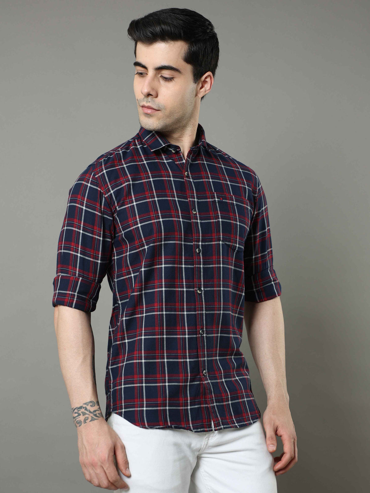 Shop Men's Navy Slim Fit Cotton Casual Checks Shirt Online.