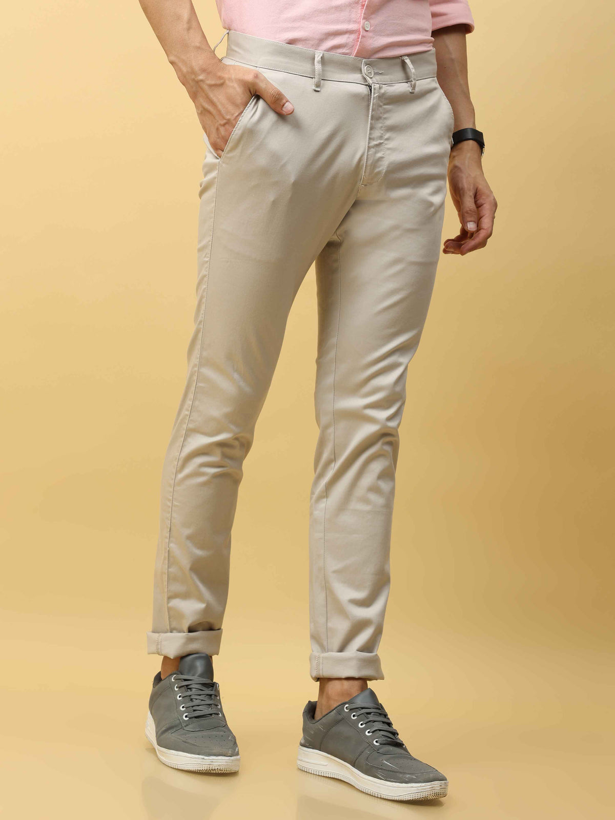 Men's Cream Narrow Fit Solid Casual Trouser