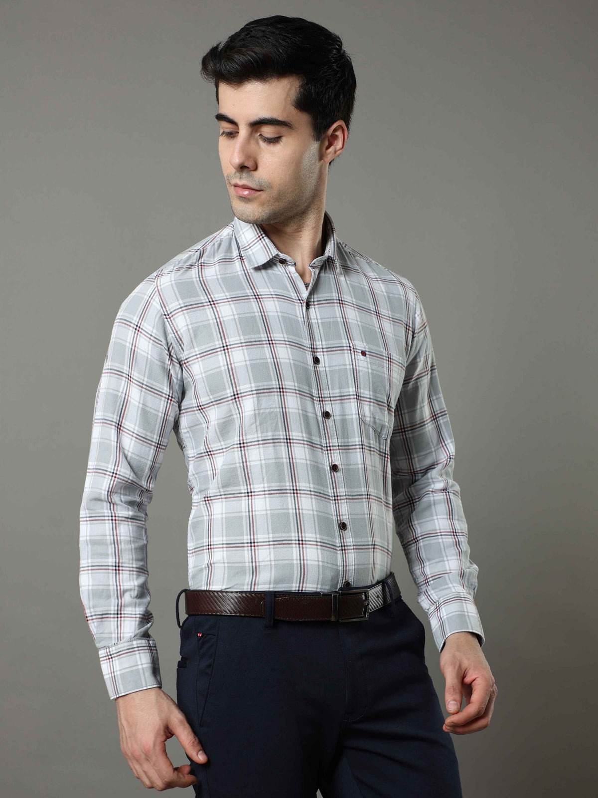 Shop Men's Grey Slim Fit Cotton Casual Checks Shirt Online.