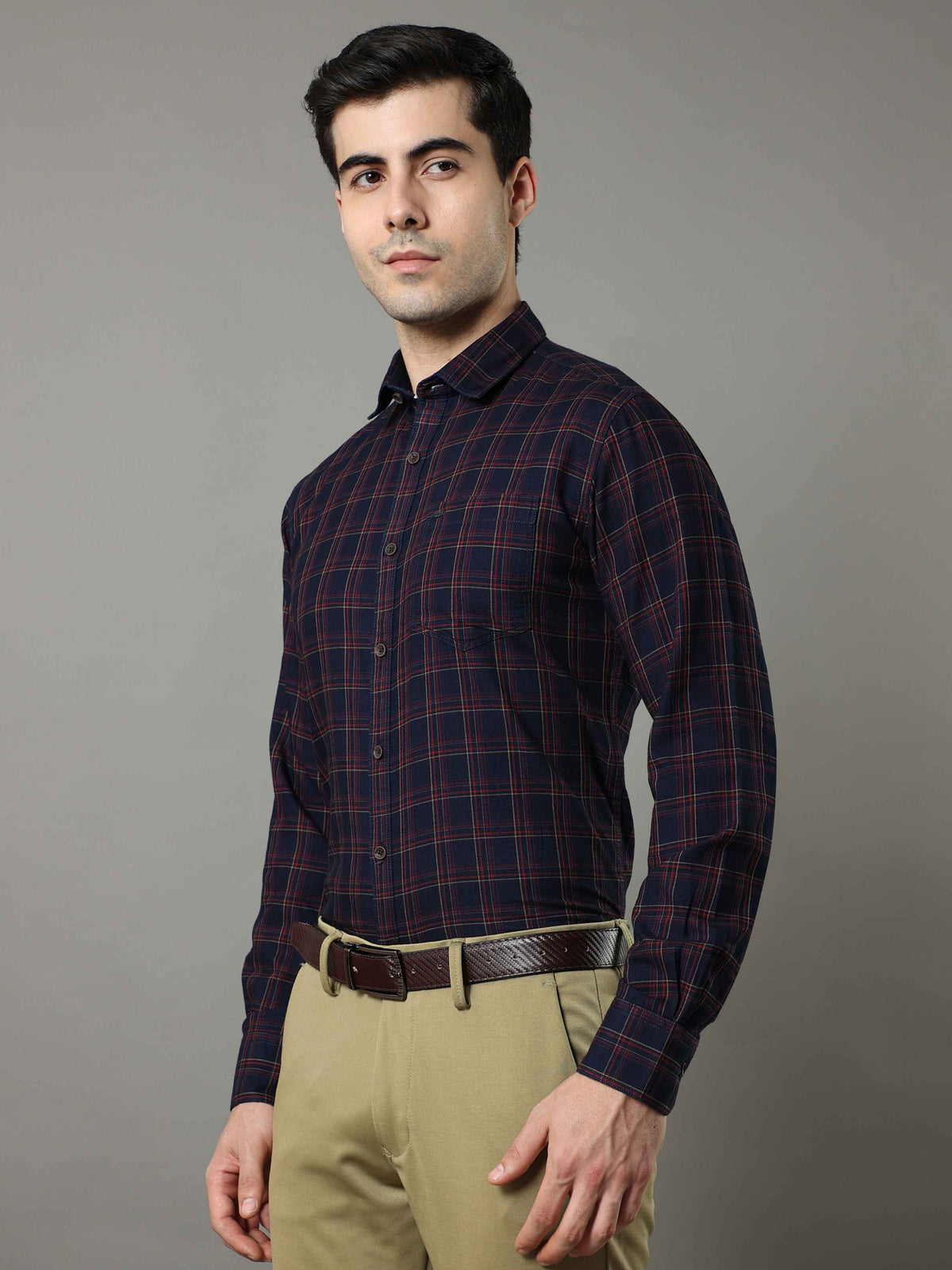 Shop Men's Navy - Red Slim Fit Cotton Casual Checks Shirt Online.