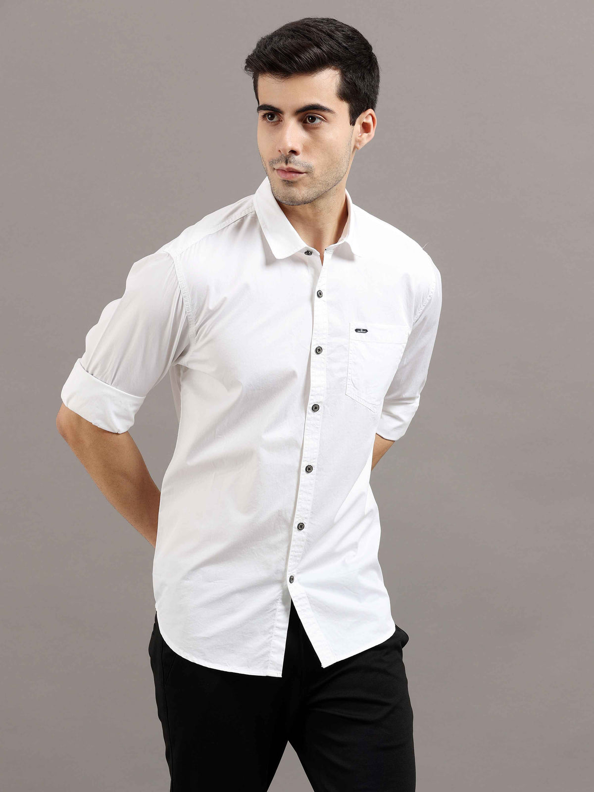 Shop Men's White Slim Fit Solid Full Sleeves Casual Shirts Online.