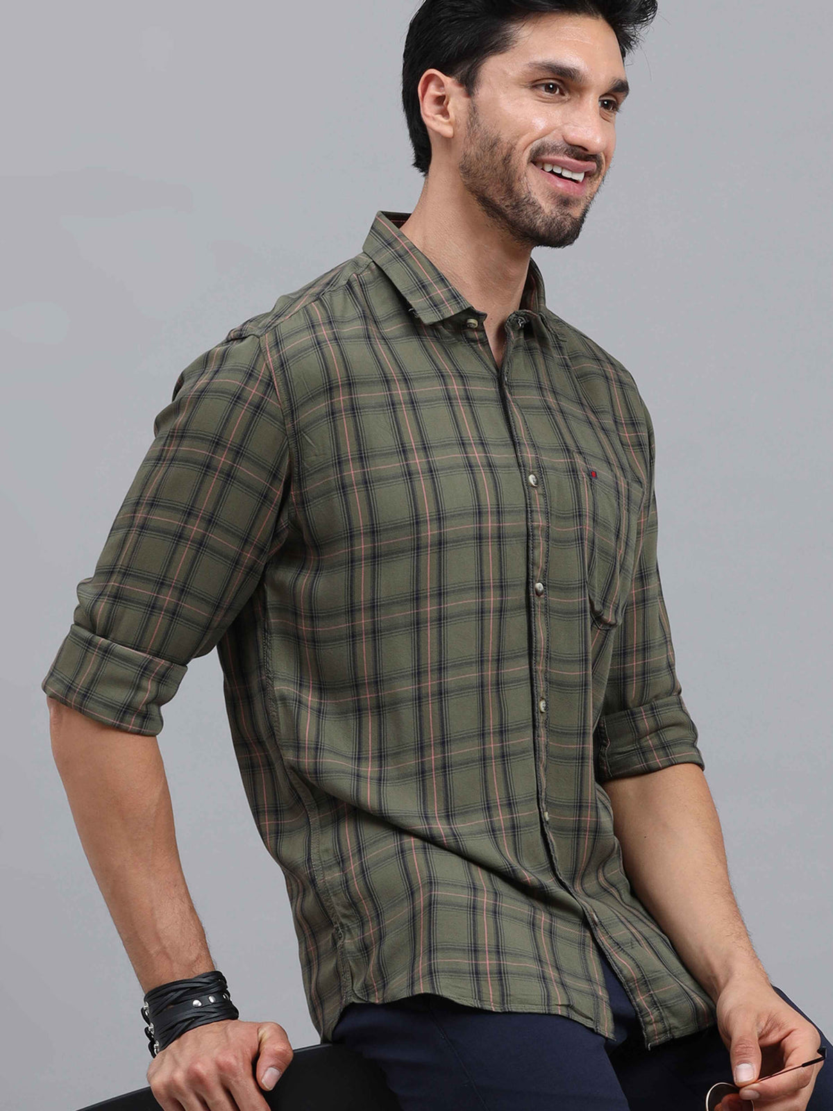 Shop Men's Green Slim Fit Checks Full Sleeves Casual Shirts Online.