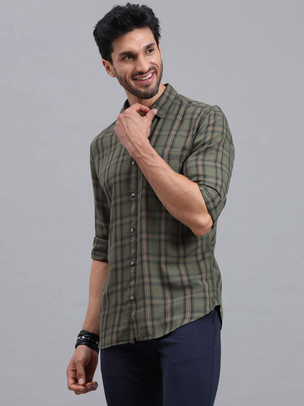 Shop Men's Green Slim Fit Checks Full Sleeves Casual Shirts Online.