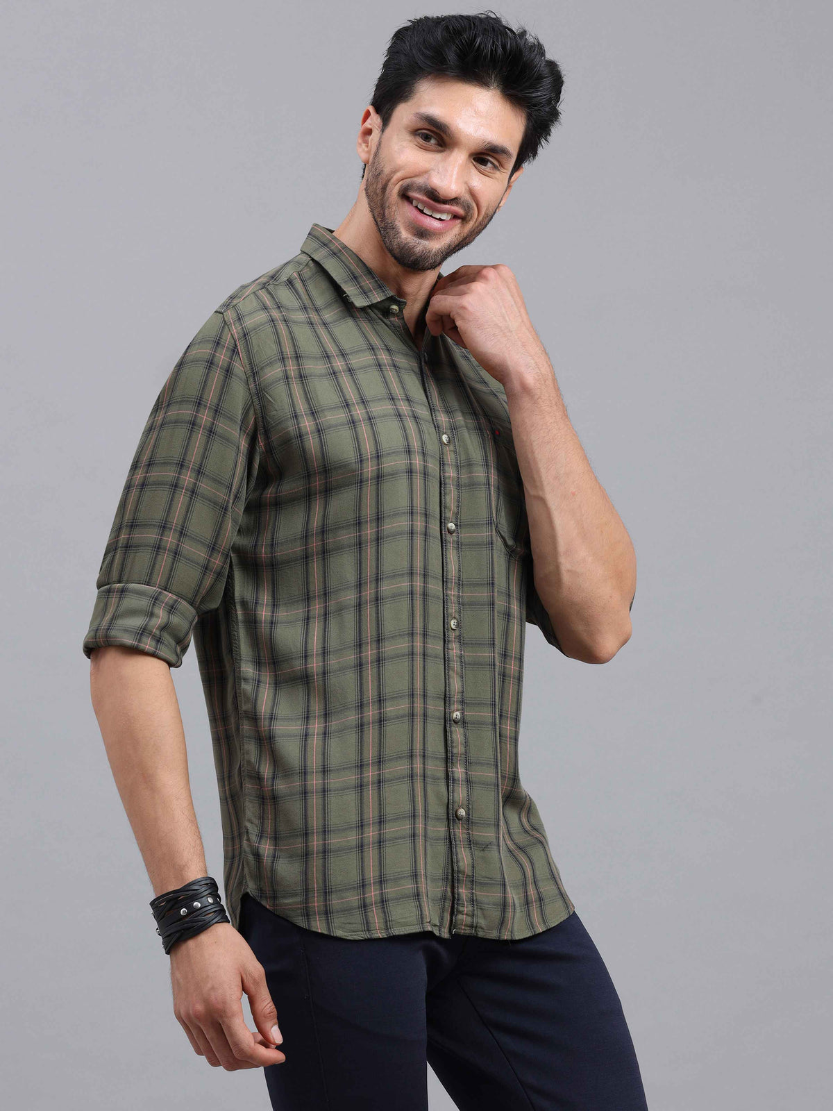 Shop Men's Green Slim Fit Checks Full Sleeves Casual Shirts Online.