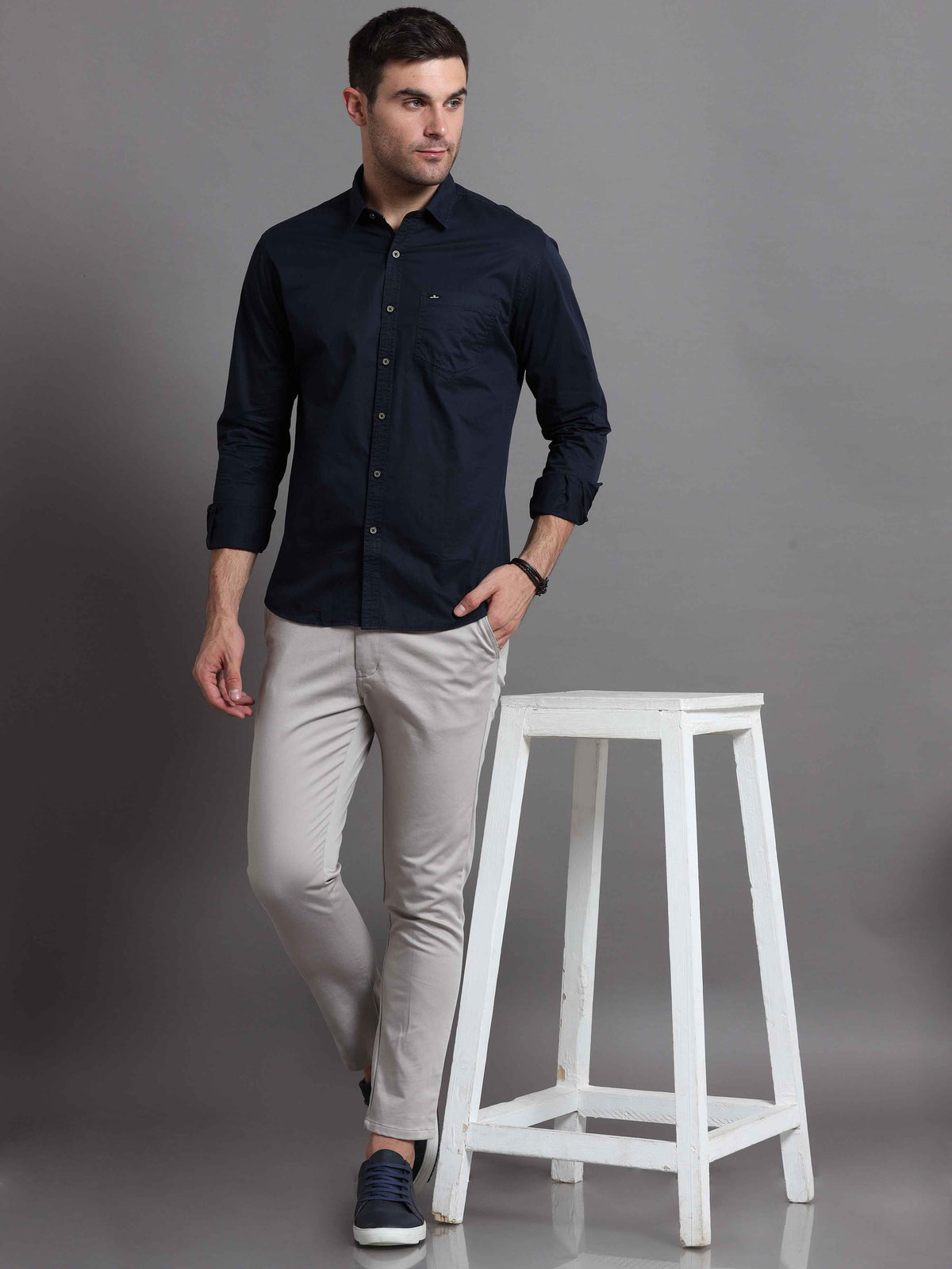 Shop Men's Deep Blue Slim Fit Solid Full Sleeves Casual Shirts Online.