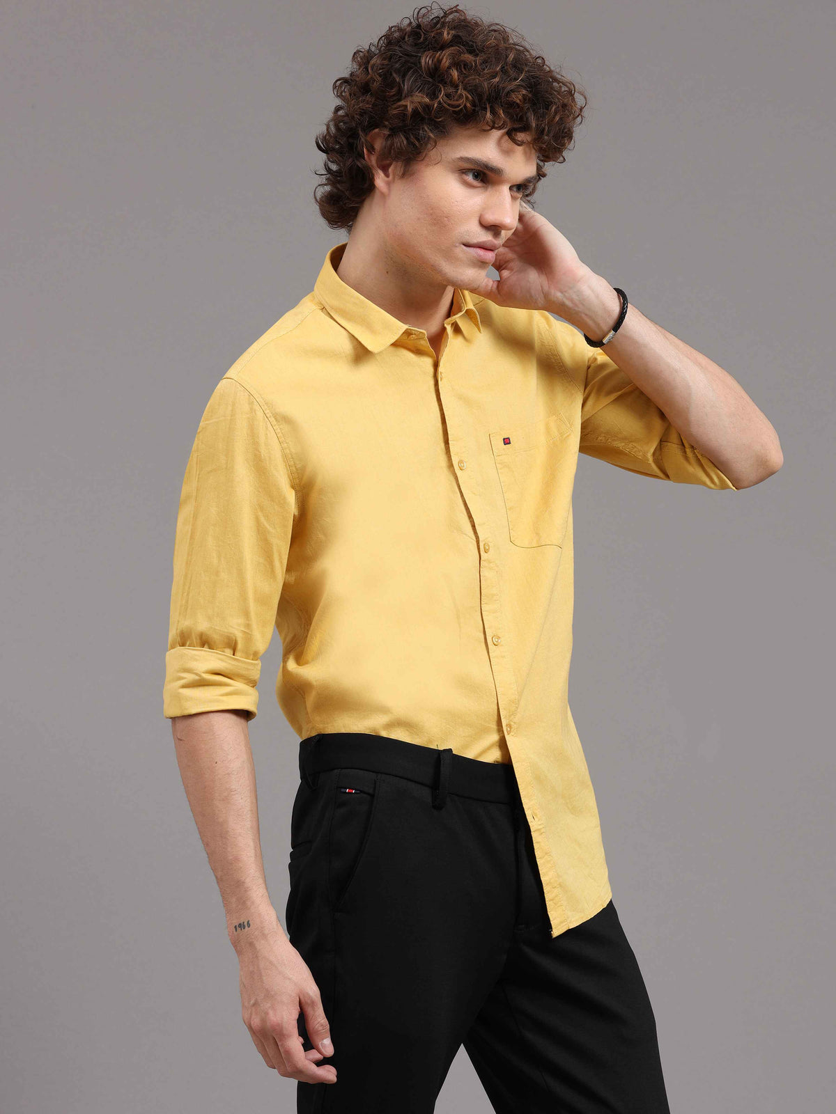 Men's Yellow Slim Fit Solid Full Sleeves Casual Shirts