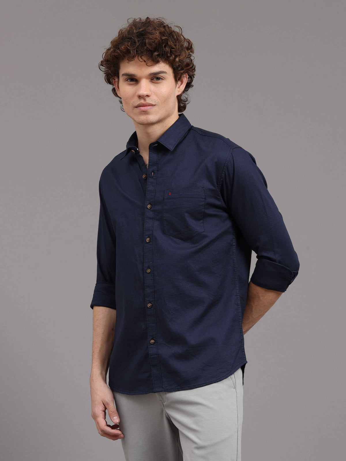 Men's Royal Blue Slim Fit Solid Full Sleeves Casual Shirts