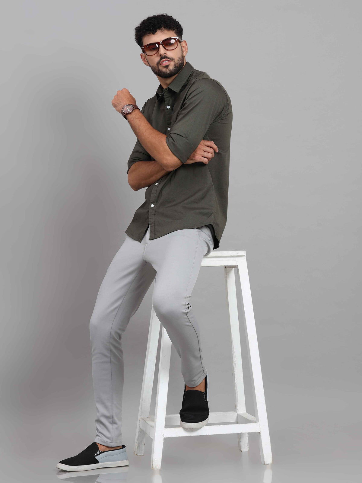 Shop Men's Pebble Grey Slim Fit Solid Full Sleeves Casual Shirts Online.