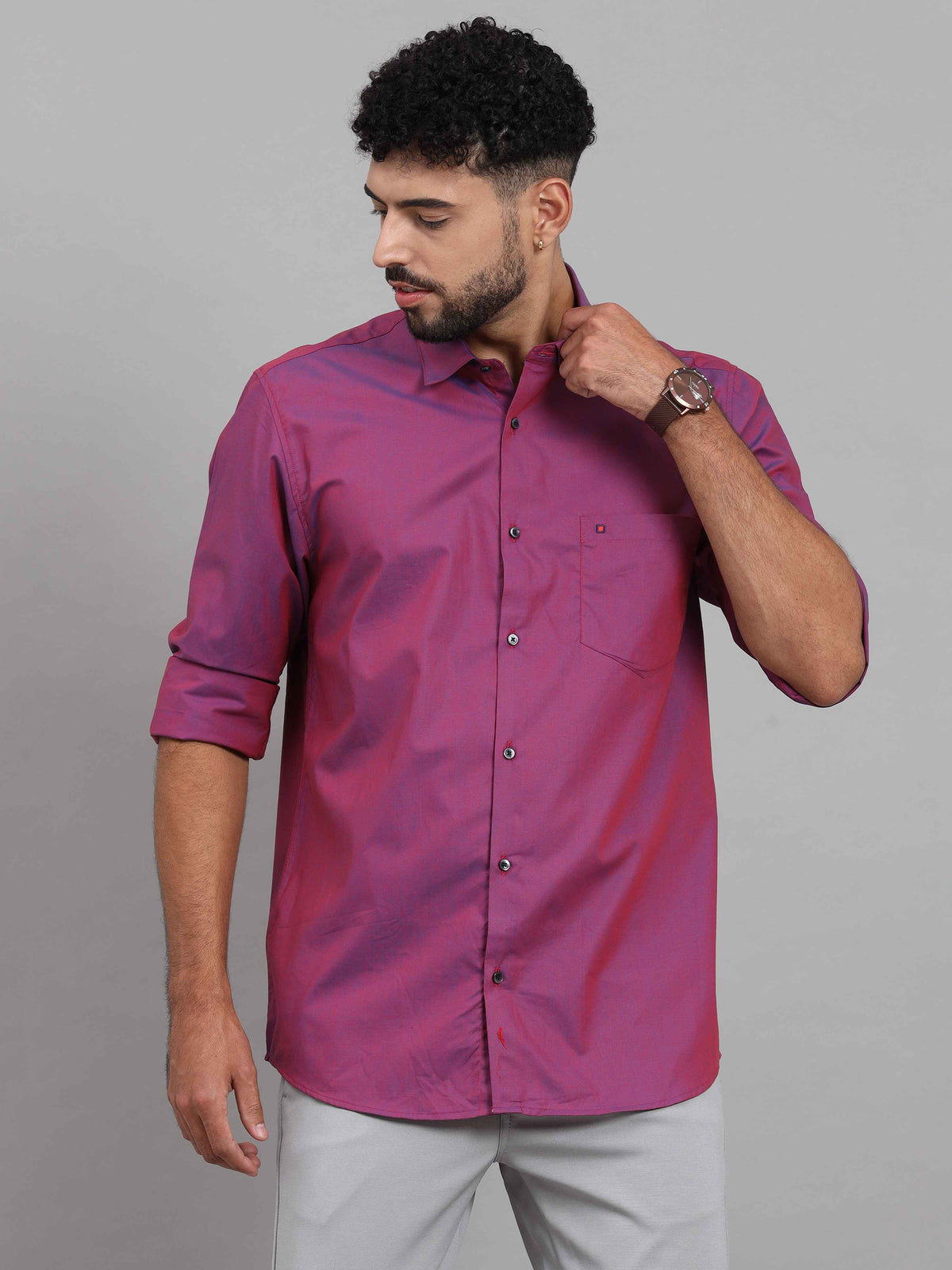Men's Magenta Slim Fit Solid Full Sleeves Casual Shirts