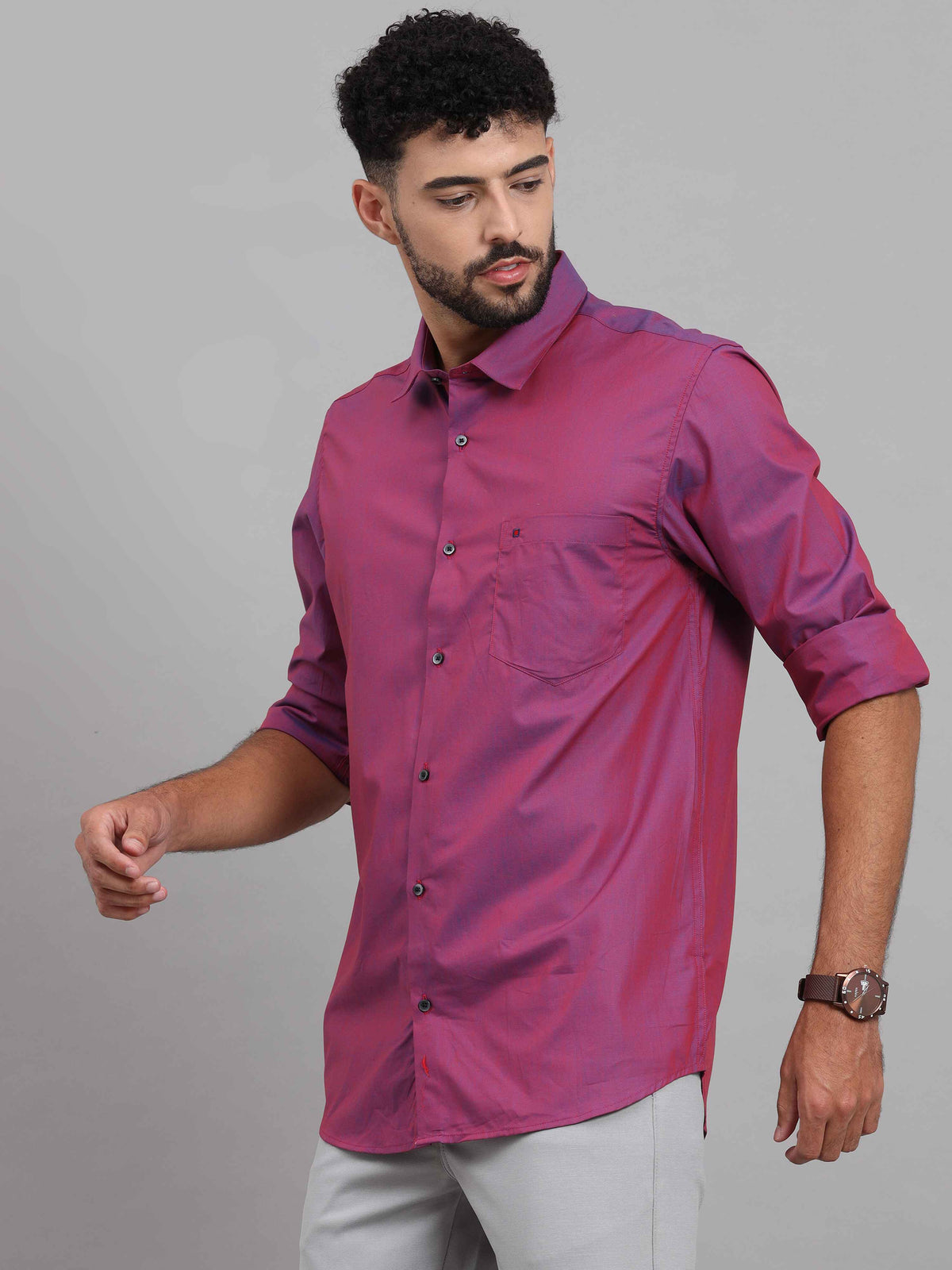 Men's Magenta Slim Fit Solid Full Sleeves Casual Shirts