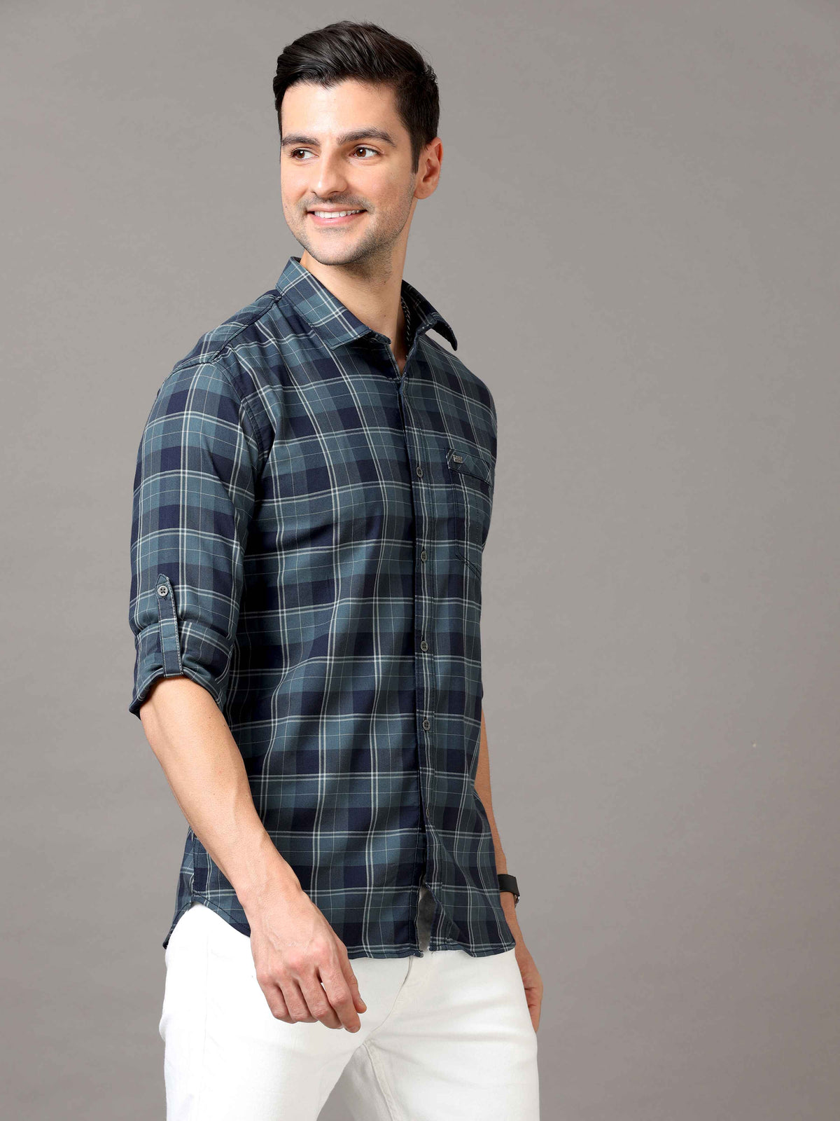 Shop Men's Navy Slim Fit Cotton Casual Checks Shirt Online.