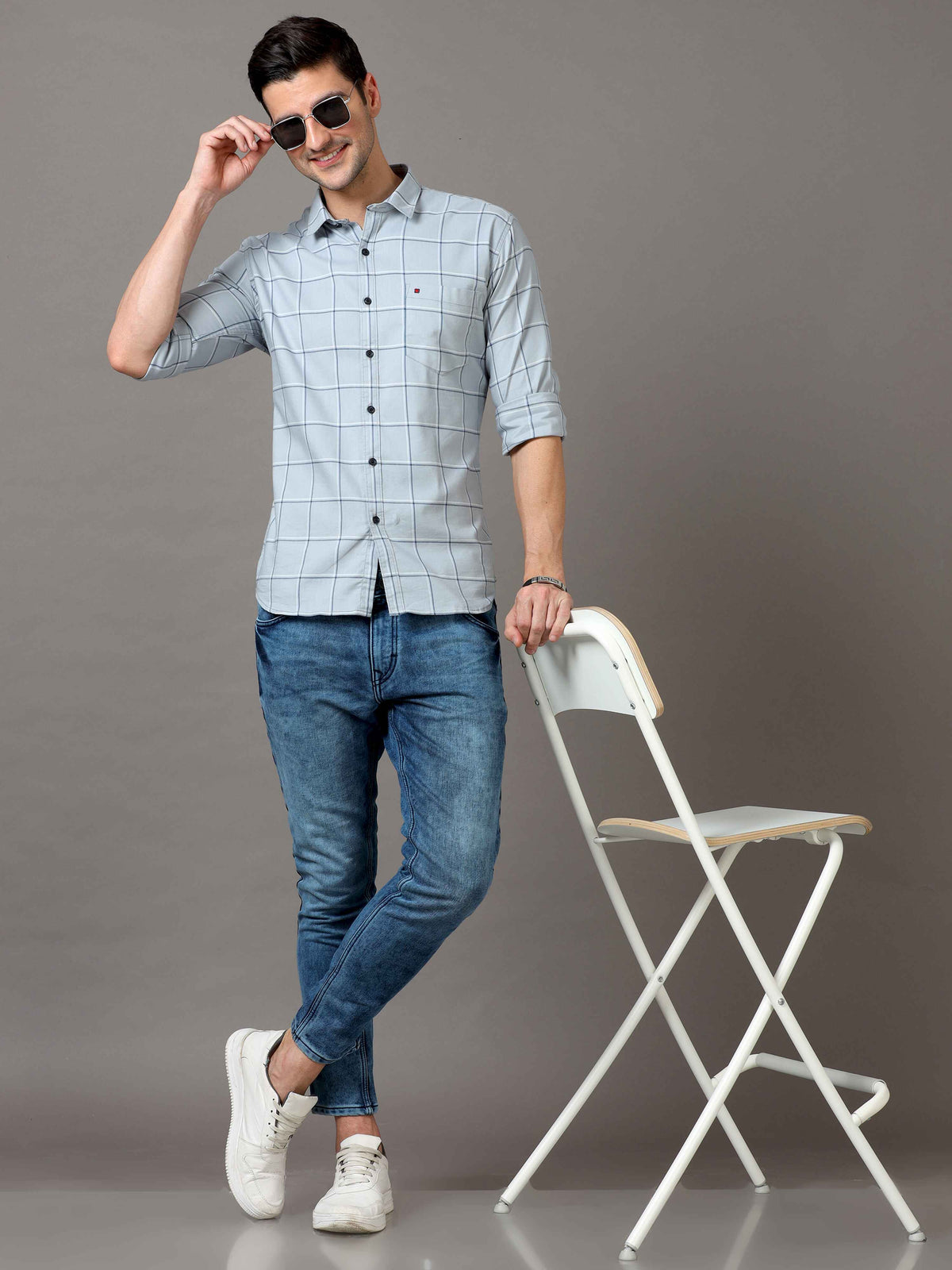 Shop Men's Grey Slim Fit Cotton Casual Checks Shirt Online.