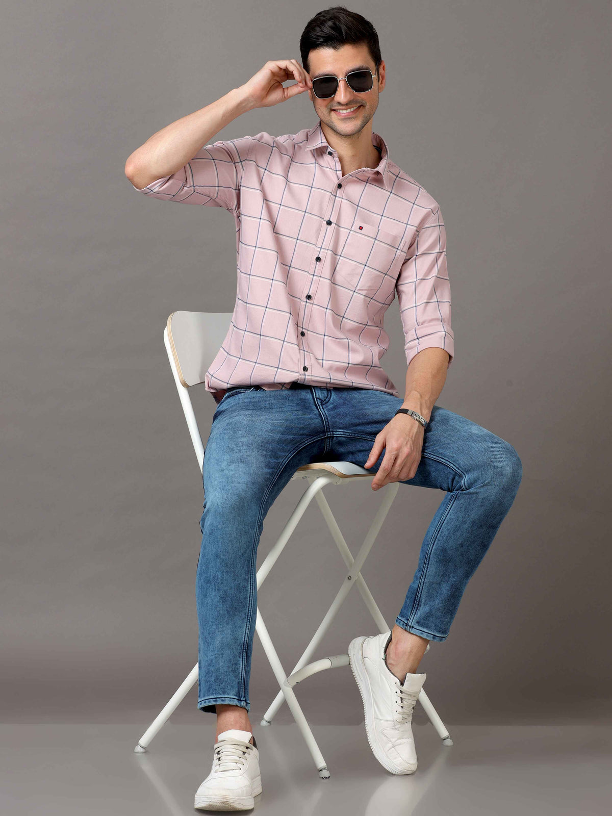 Shop Men's Pink Slim Fit Cotton Casual Checks Shirt Online.