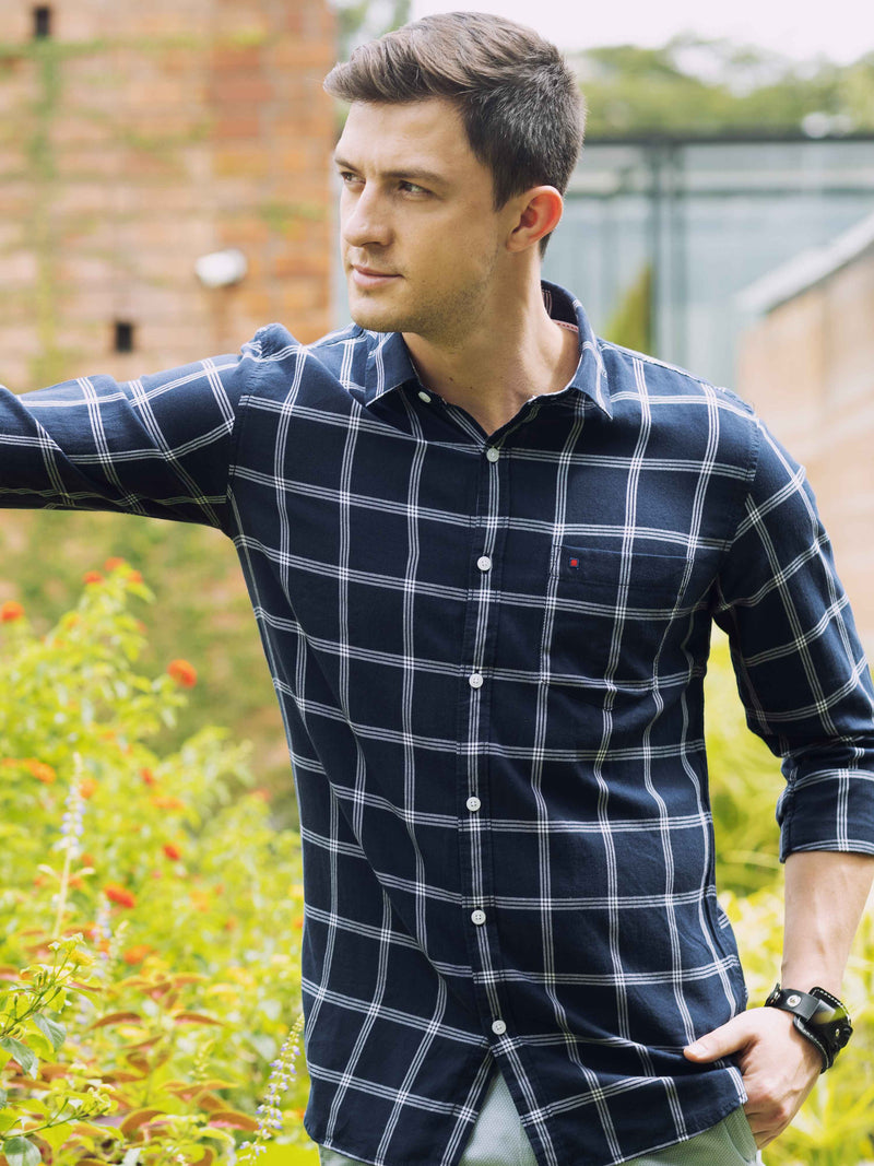 Shop Men's Navy Slim Fit Checks Full Sleeves Casual Shirts Online.