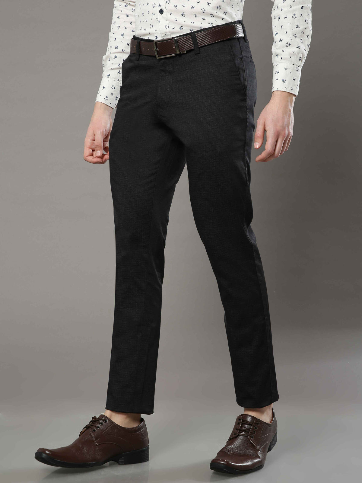 Shop Men's Black Narrow Fit Printed Lycra Casual Trouser Online.