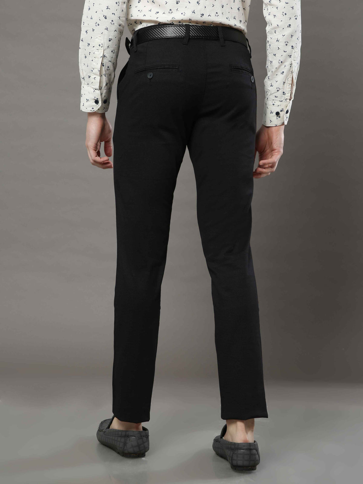 Shop Men's Black Narrow Fit Printed Lycra Casual Trouser Online.