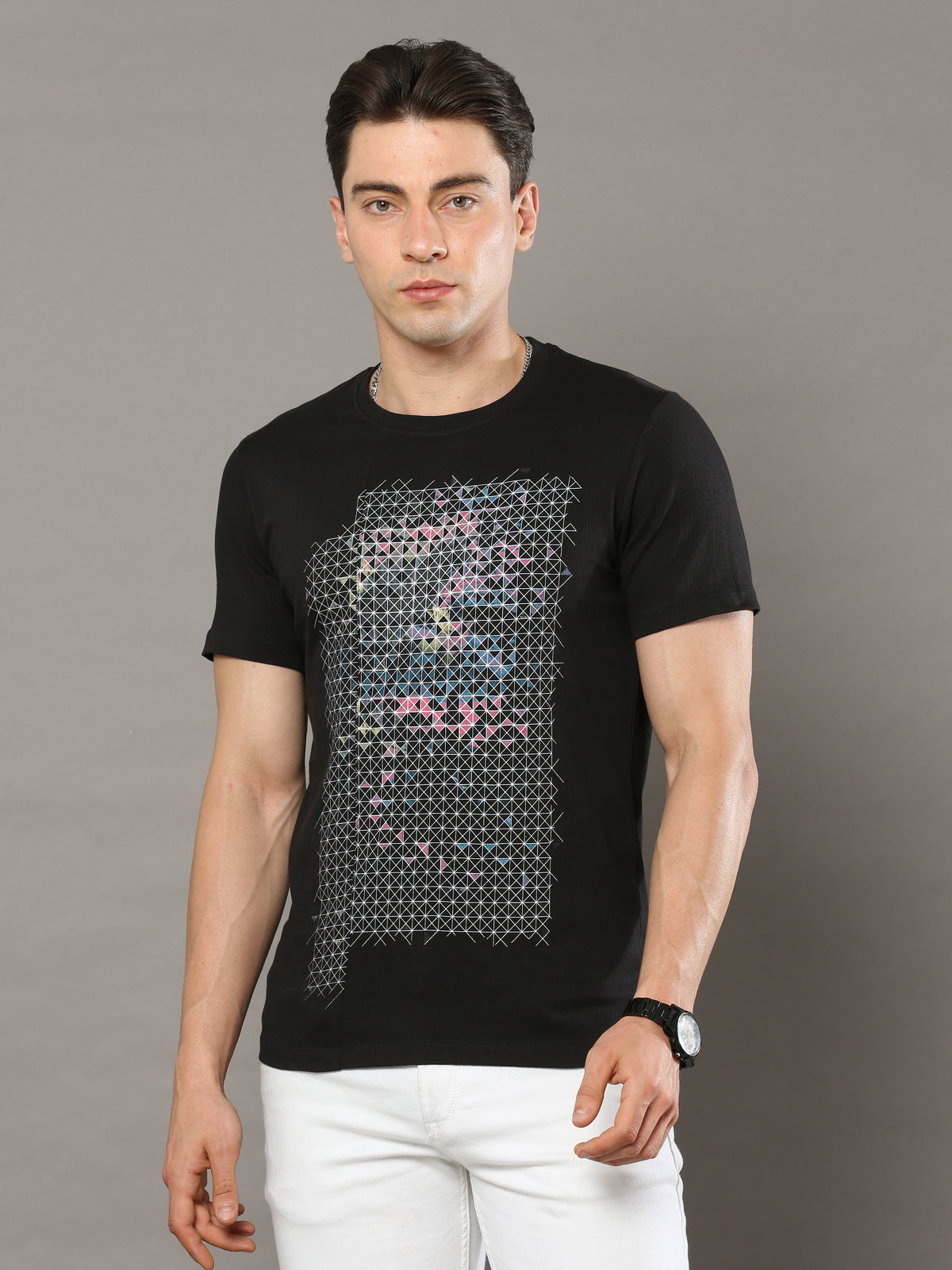 Shop Men's Black Regular Fit Printed Crew Neck Casual T-Shirt Online.