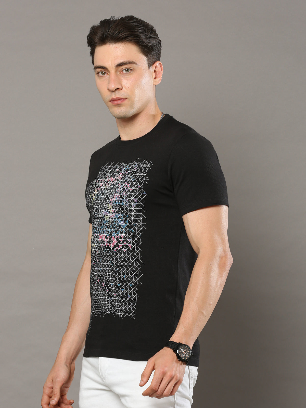 Shop Men's Black Regular Fit Printed Crew Neck Casual T-Shirt Online.