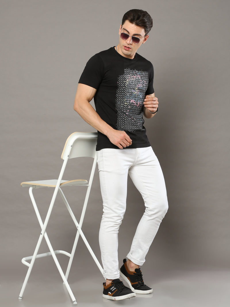 Shop Men's Black Regular Fit Printed Crew Neck Casual T-Shirt Online.