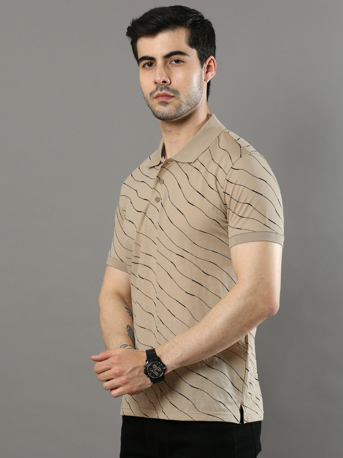 Shop Men's Beige Printed Regular Fit Polo Neck Half Sleeves T-Shirt Online.