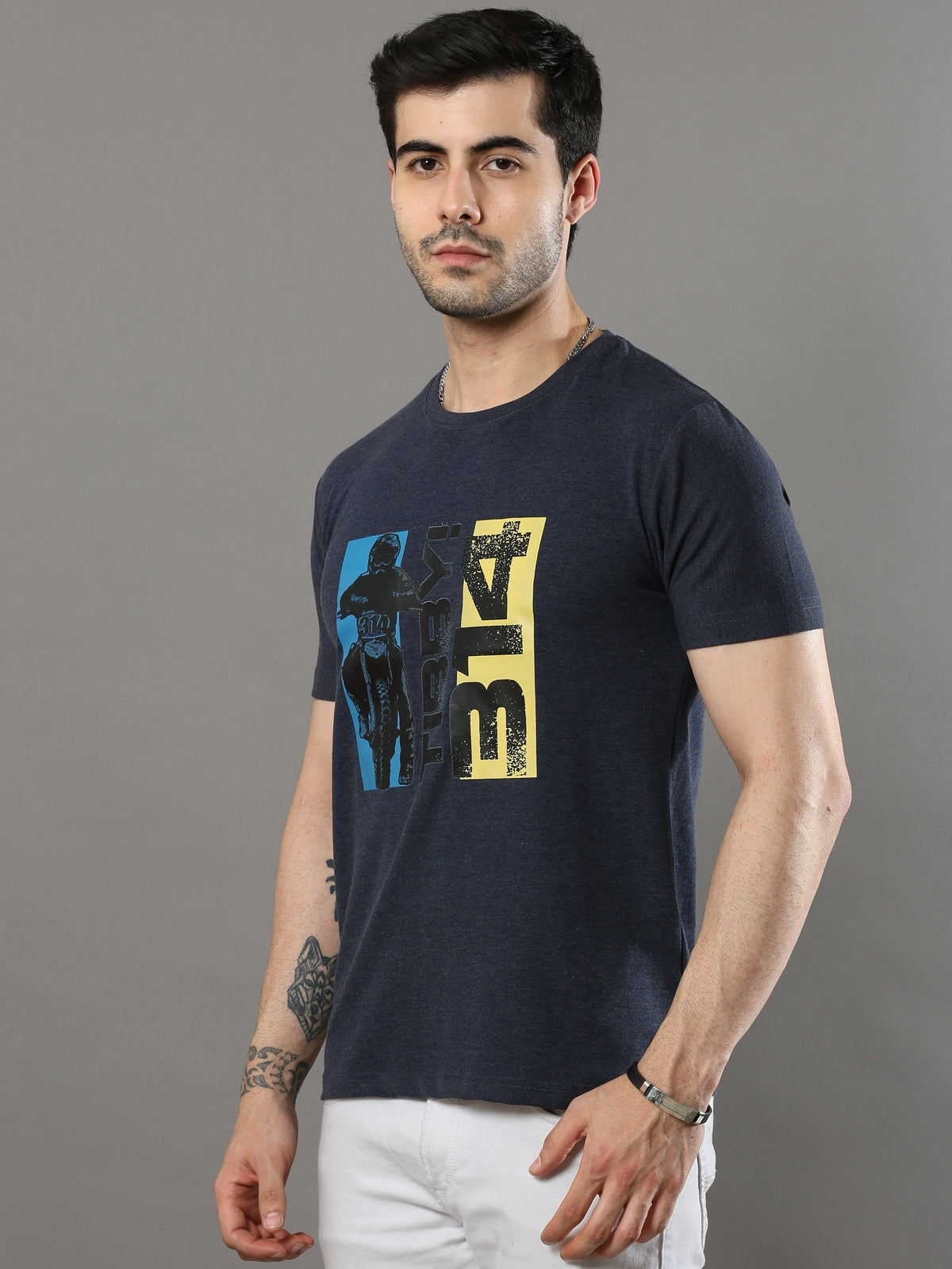 Shop Men's Blue Printed Regular Fit Half Sleeves Crew Neck T-Shirt Online.