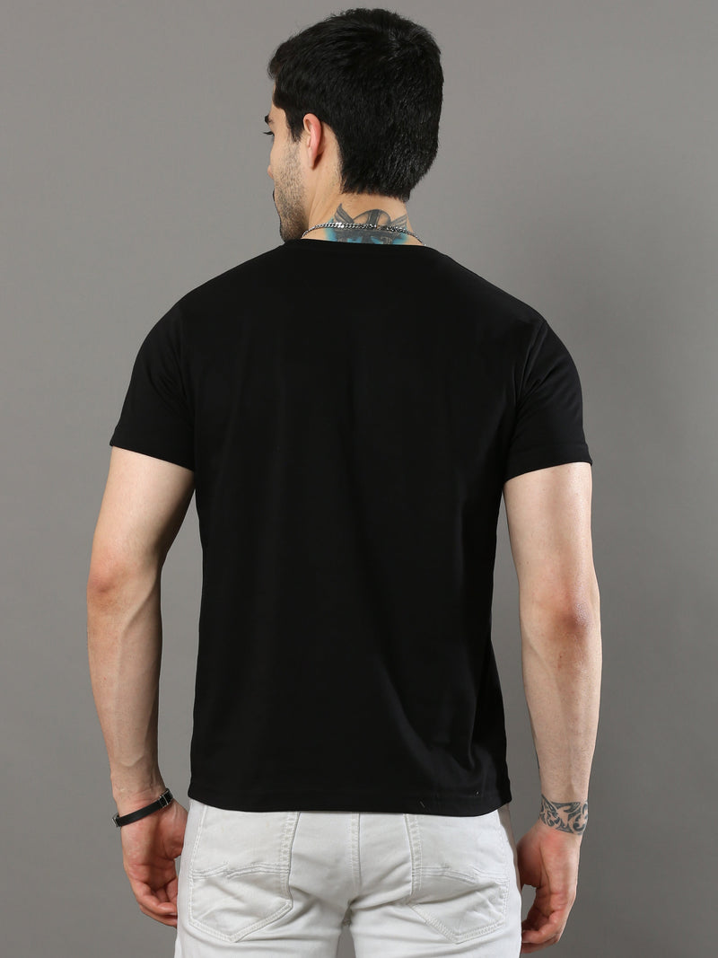 Shop Men's Black Printed Regular Fit Half Sleeves Crew Neck T-Shirt Online.