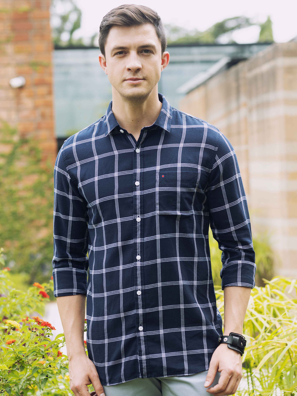 Shop Men's Navy Slim Fit Checks Full Sleeves Casual Shirts Online.